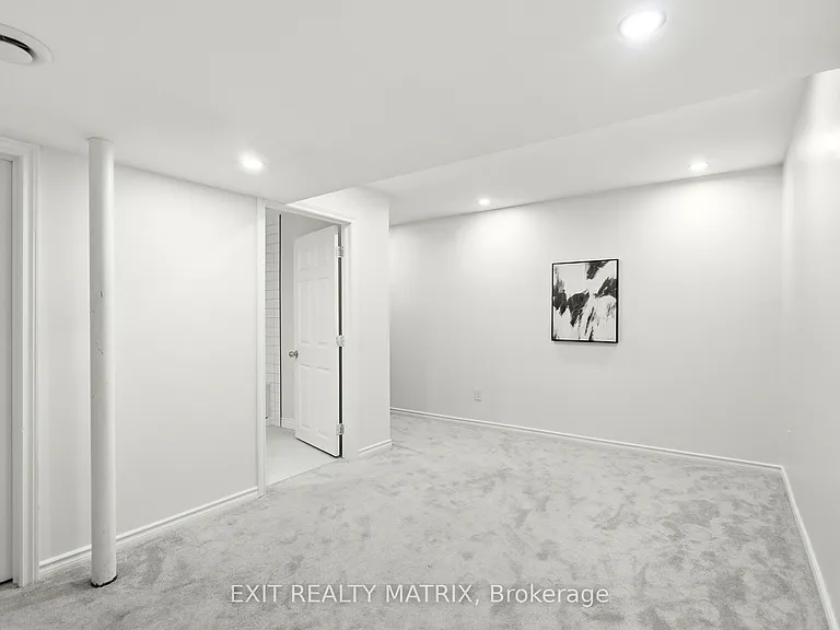 194 Flowing Creek Cir — Photo 20