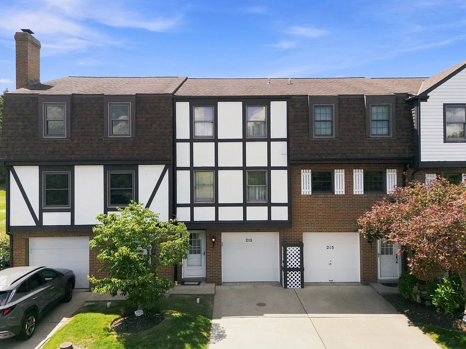 213 Greenwood Dr