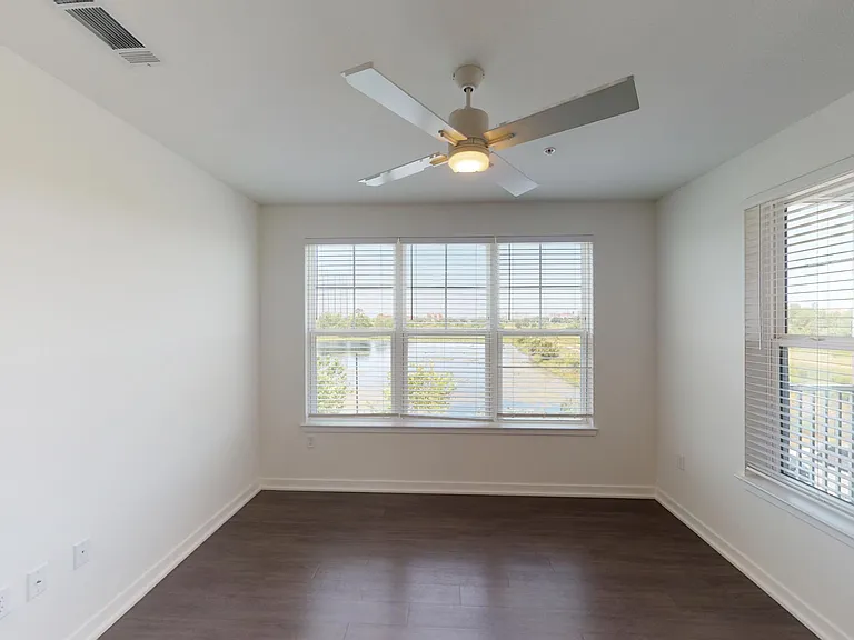 Essex Luxe Apartments — Photo 96