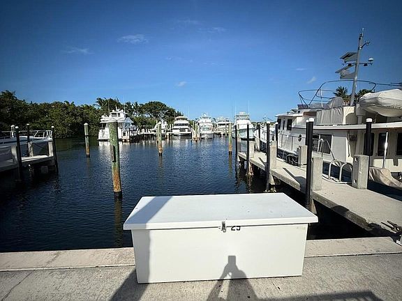 2nd image of 3238 Casseekey Island Rd #25