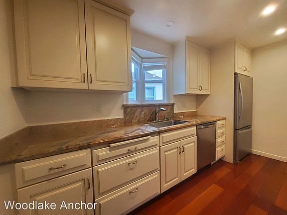 3rd image of 2117 Stratford Way