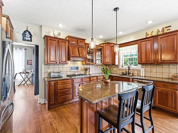 2nd image of 240 Northview Dr