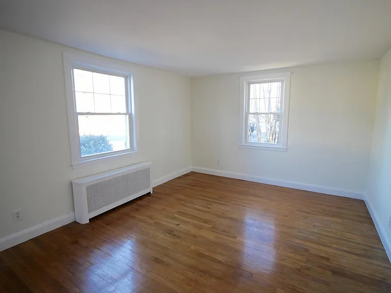 7 Pine St — Photo 4