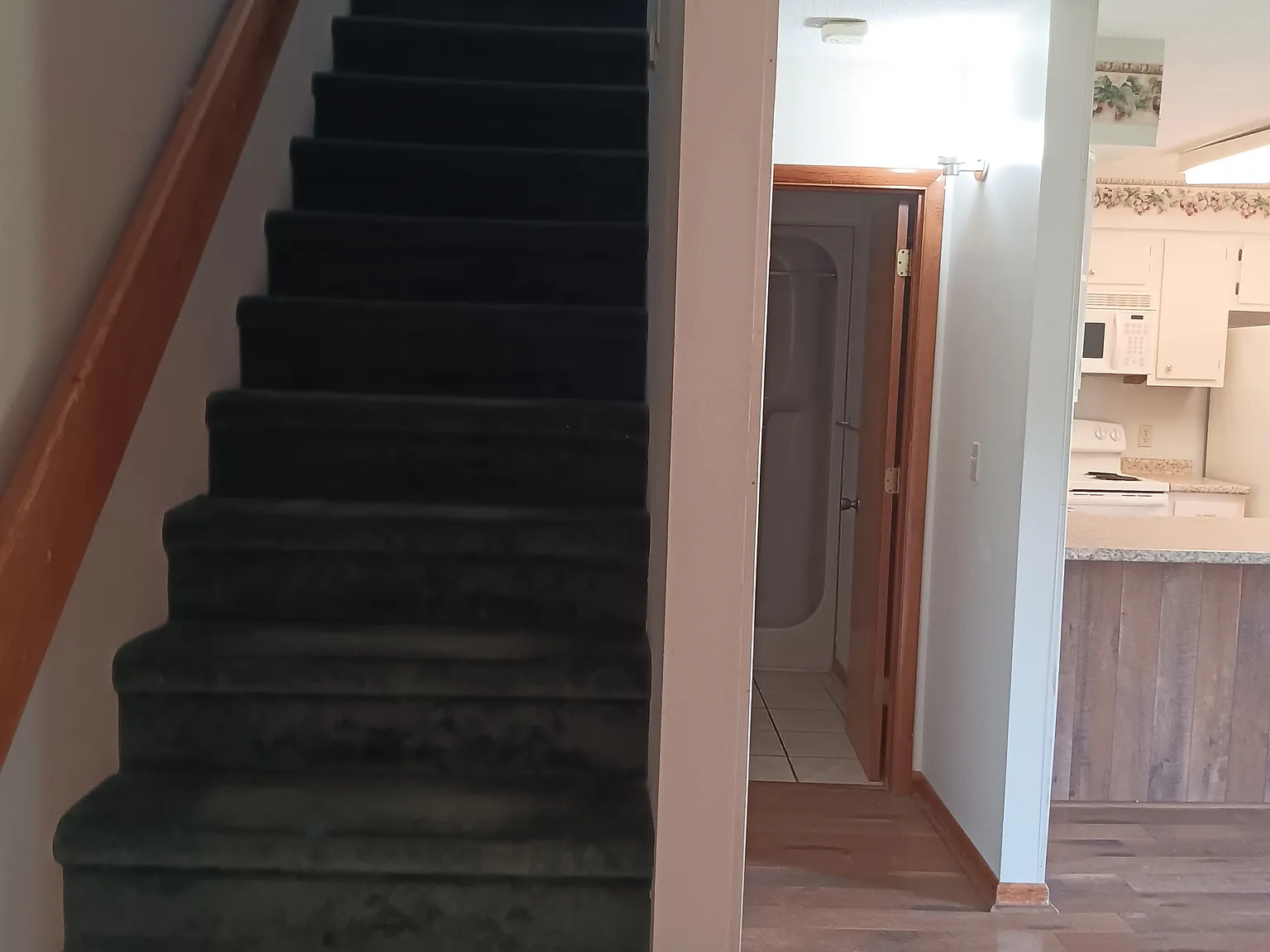 2 bed, 1050 sqft, $1,600 — Photo 3