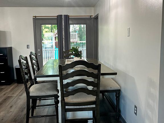 5th image of 104 Stone Trace Dr