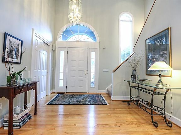 3rd image of 36 Chablis Dr