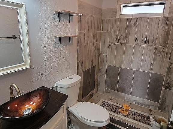 4th image of 6118 Edith Blvd NE Unit 158