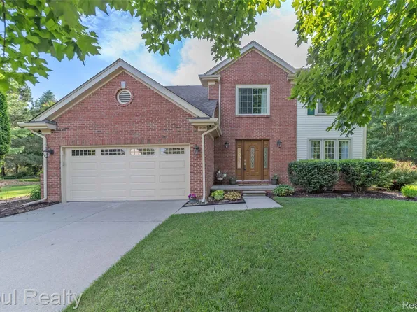 3830 Kossuth Rd, Lake Orion, MI 48360