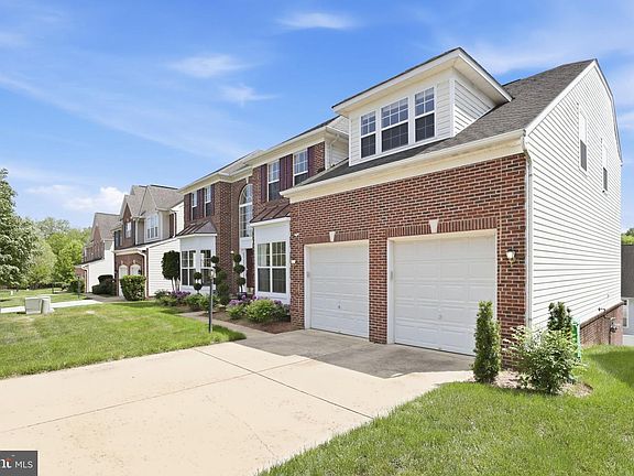 3rd image of 10105 Elgin Cir