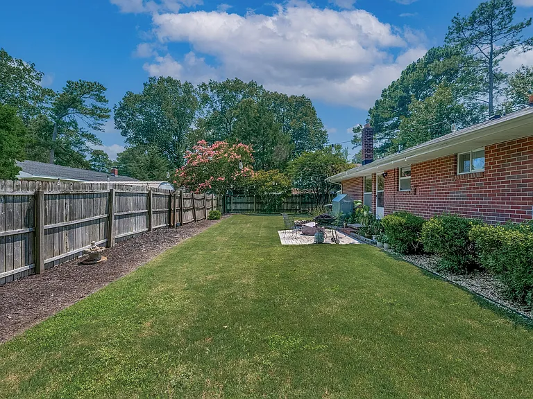 504 Kirkwood Ln — Photo 39