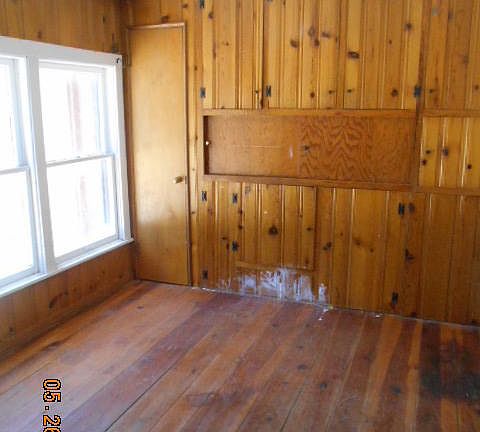 3rd image of 320 Wenda Way