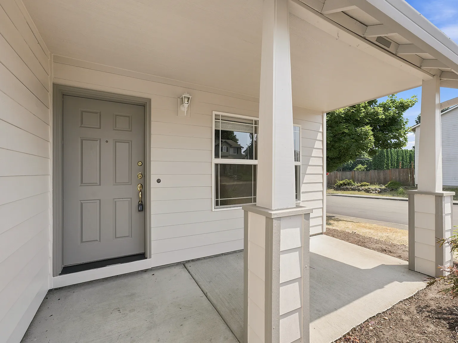 3 bed, 2.5 bath, 1750 sqft, $2,995 — Photo 2