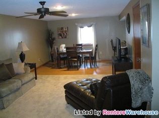 2423 Beam Ave E, Maplewood, MN 55109
