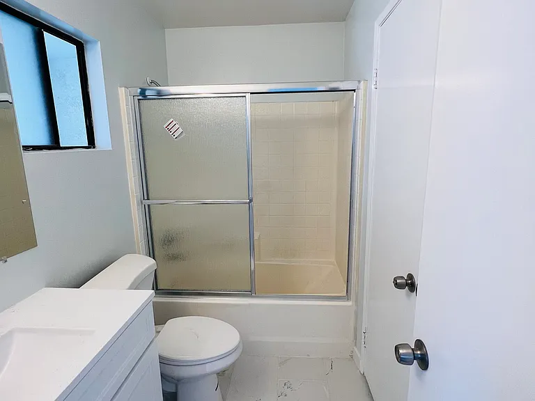 327 La France Ave #E — Photo 19