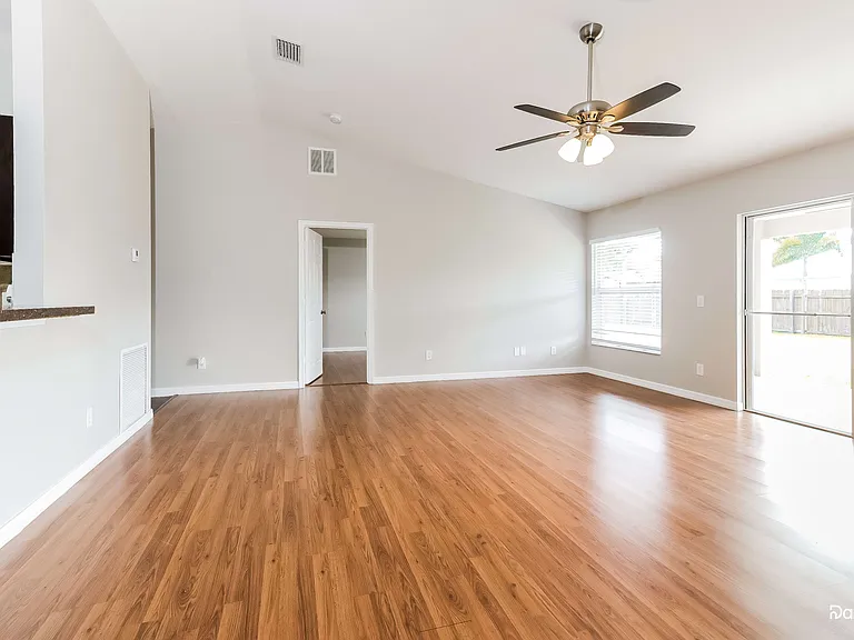 2257 SW Matheson Ter — Photo 6