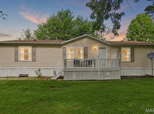 63 Pinnacle Lake Rd, New Florence, MO 63363