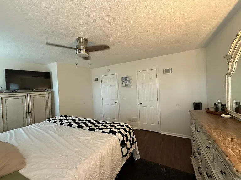 8345 Farley St — Photo 24