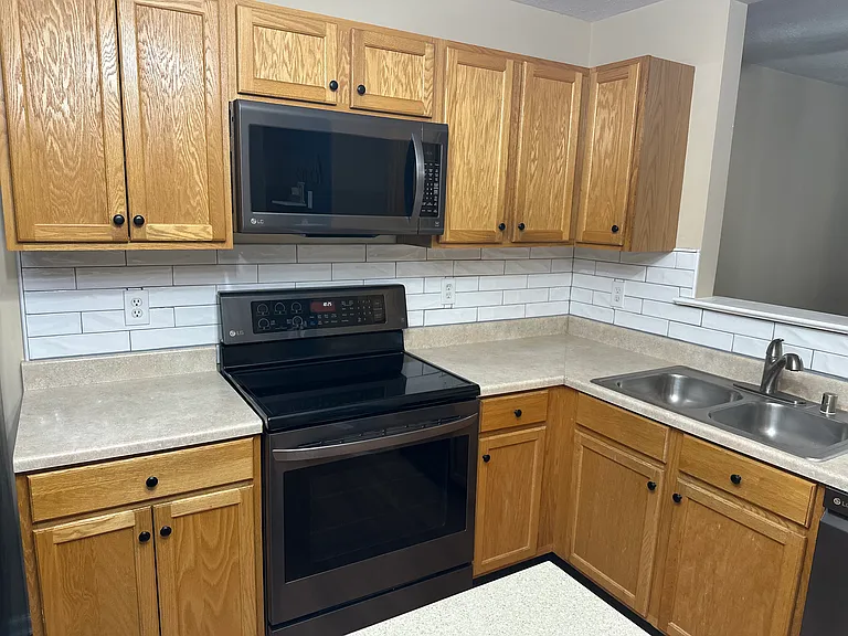 61 Buttonbush Ct #61 — Photo 6