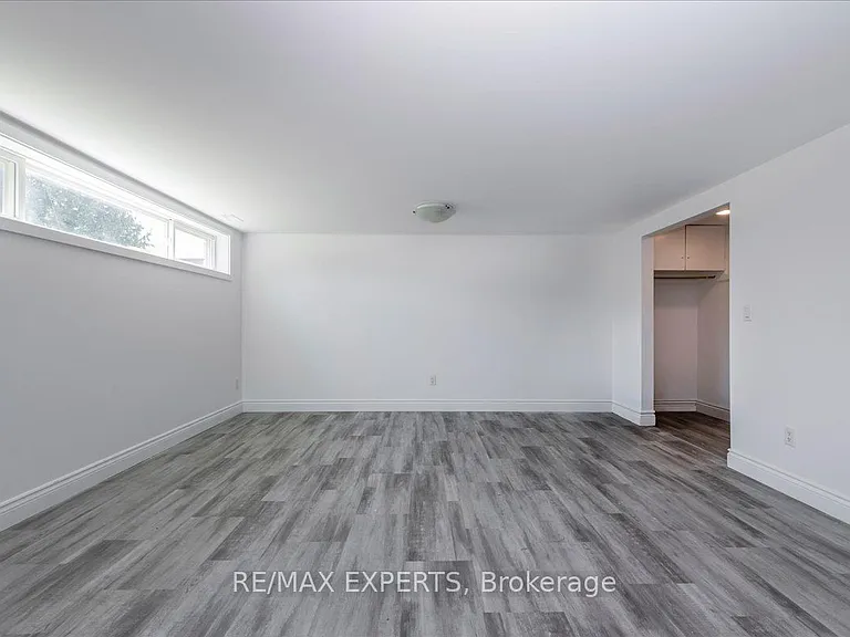 7 Willow St — Photo 3