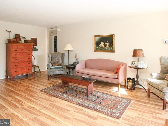 5th image of 2401 Pennsylvania Ave APT 210