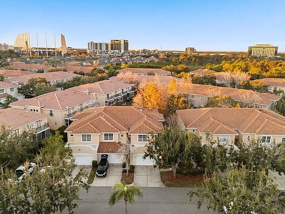 3rd image of 171 Valencia Cir