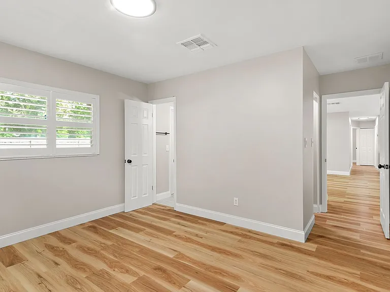 527 Cornwall Rd — Photo 18