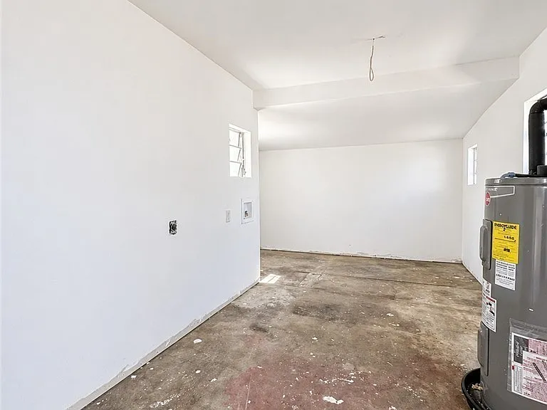 4426 Poinsettia St — Photo 14