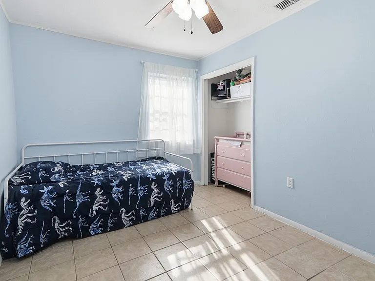 1403 Little St — Photo 19