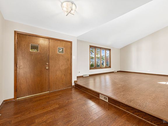 5th image of 15432 Tee Brook Dr