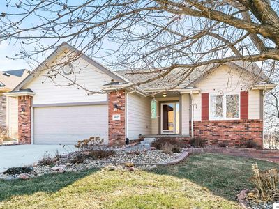 10623 Hillcrest Dr, La Vista, NE, 68128