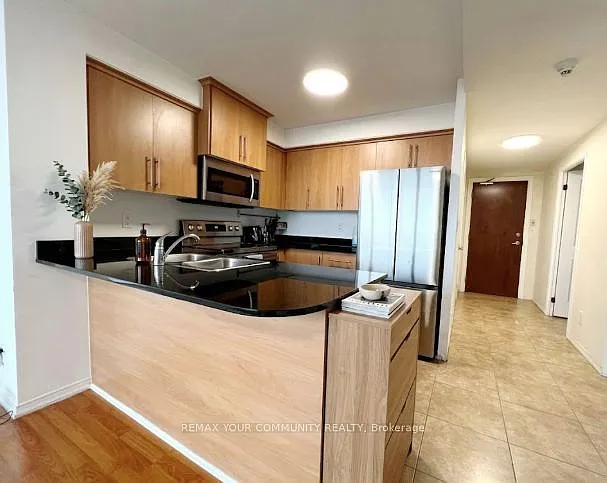 8 Rosebank Dr #11C — Photo 3
