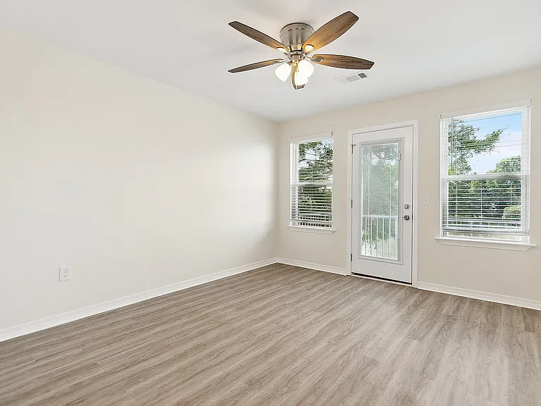 4766 Pontchartrain Dr — Photo 29