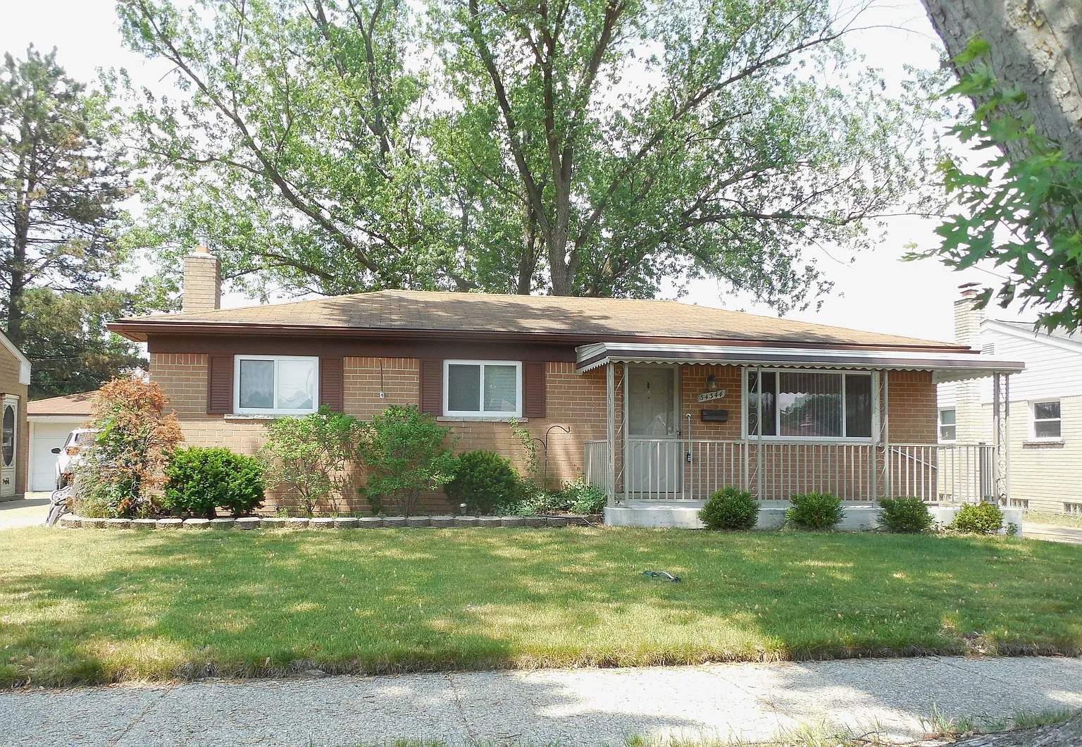 34344 Rosslyn St photo 1