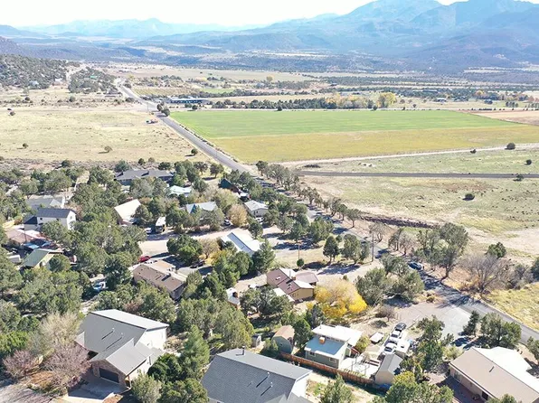 25 N Doc Holiday Ln, Central, UT 84722