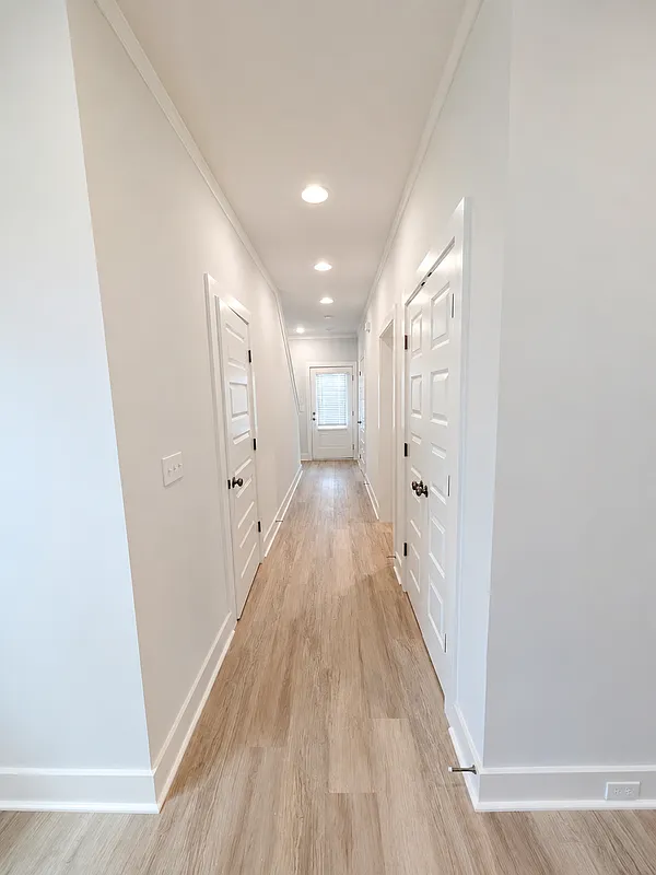 3 bed, 2.5 bath, 1850 sqft, $2,749 — Photo 3