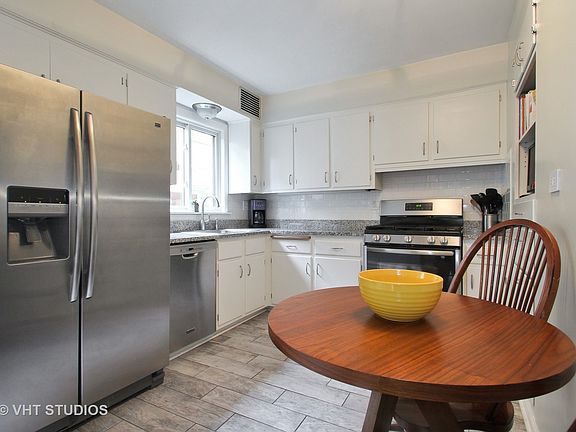 4th image of 2553 Lawndale Ave