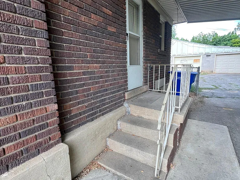 3631 S 2300 E — Photo 22