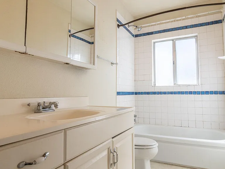 11130 NE Knott St — Photo 14