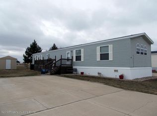861 Palomino Ln, Dickinson, ND 58601