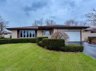 6824 Ticonderoga Rd, Downers Grove, IL 60516