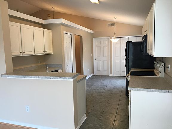 5th image of 1025 Shale Trail St