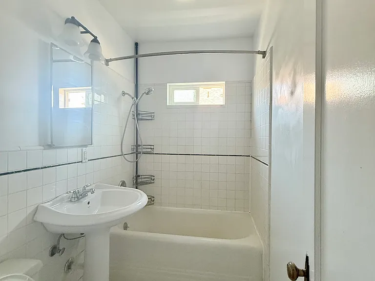 236 Chestnut St — Photo 4