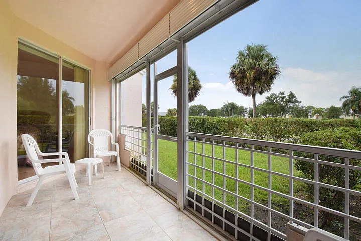 2 bed, 2.0 bath, 1160 sqft, $3,700 — Photo 3