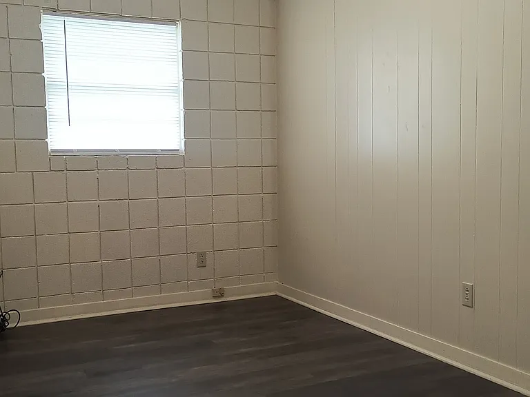 3010 S Holly St — Photo 8