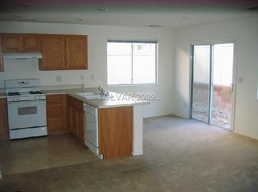 5th image of 11910 Giles St