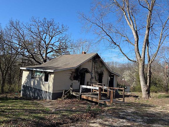4th image of 7065 Hillview Dr