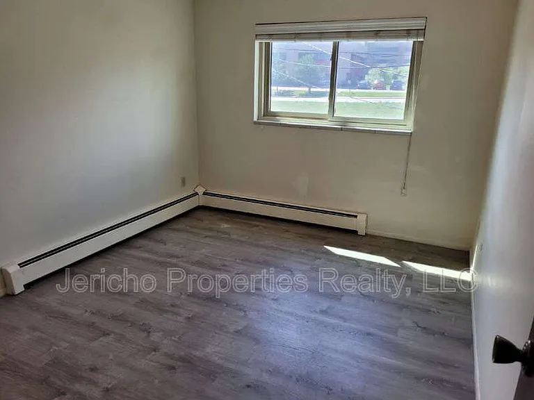 633 Oak St #5 — Photo 5