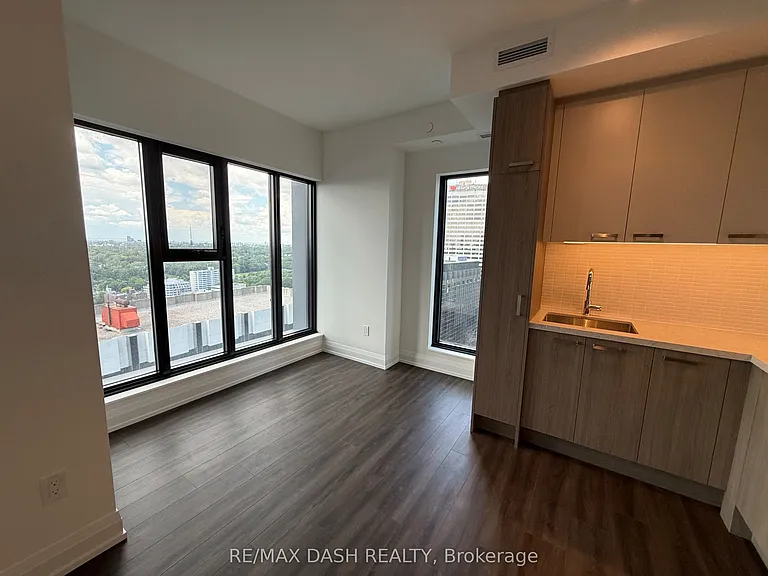 20 Soudan Ave #2408 — Photo 13