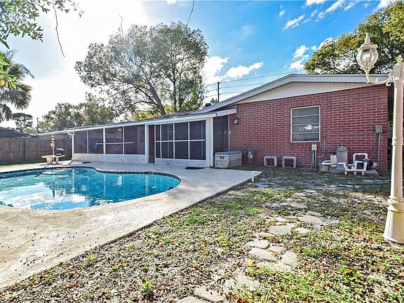 5th image of 1417 E Lombardy Dr