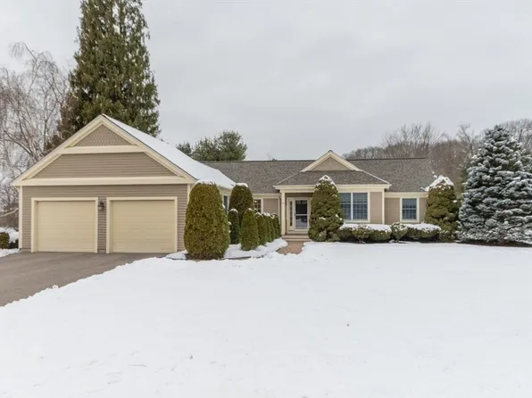 14 Wyndstone Way, Framingham, MA 01701